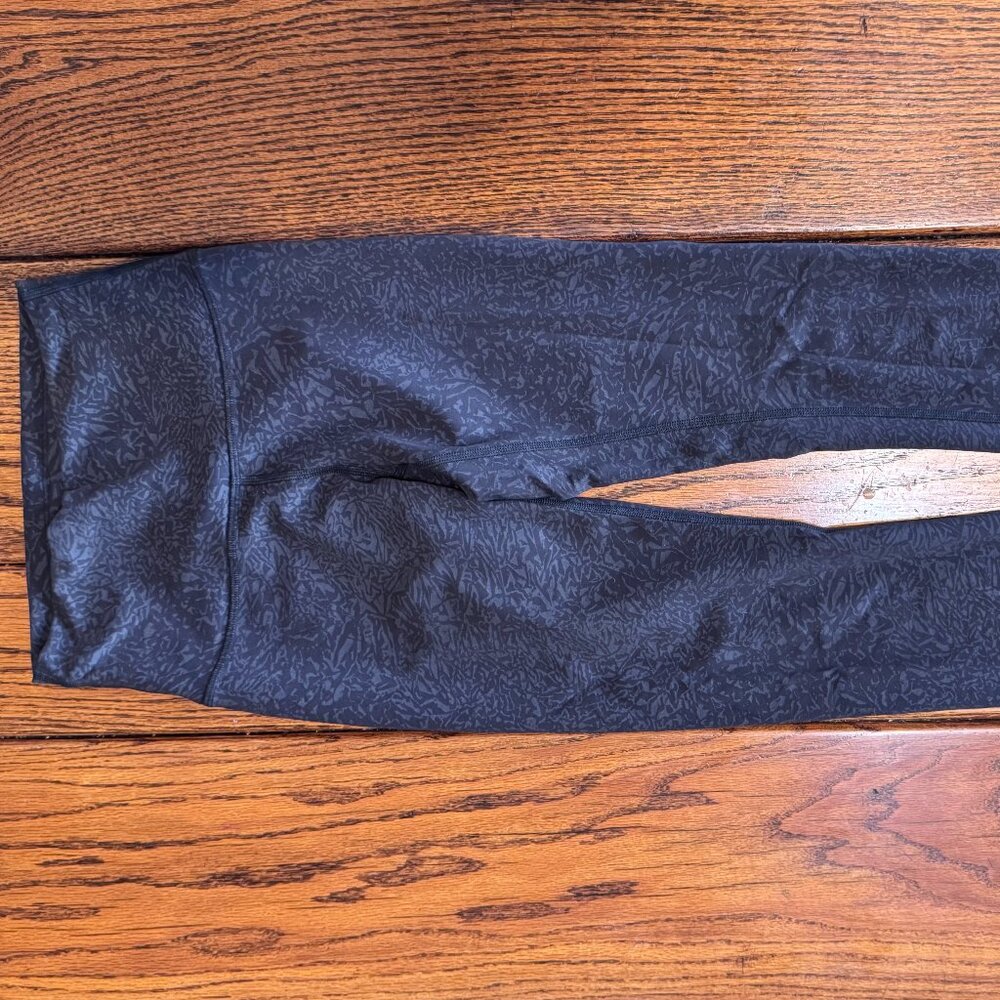Lululemon Wonder Under High-Rise Pants – Sz 2 Black Textured Print  Buttery soft